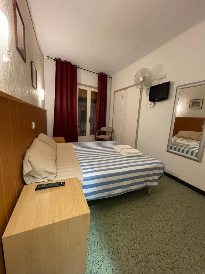 P&R Hostals Maria Rosa Tossa de Mar Dış mekan fotoğraf