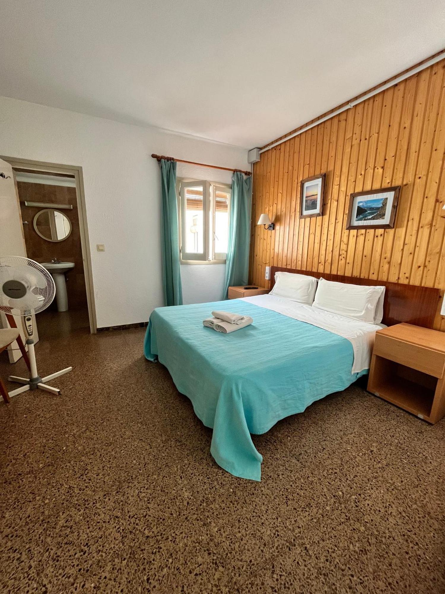 P&R Hostals Maria Rosa Tossa de Mar Dış mekan fotoğraf